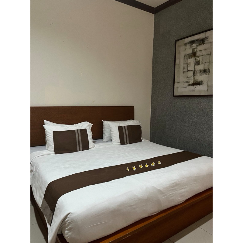 Bed Runner set 2 sarung Cushion