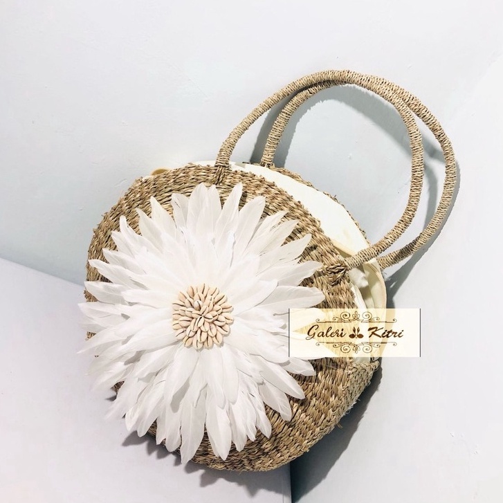 ART G89V GaleleriKitri Tas Bulat wanita kerajinan anyaman tangan Jerami kombinasi bulu kerang tas ba