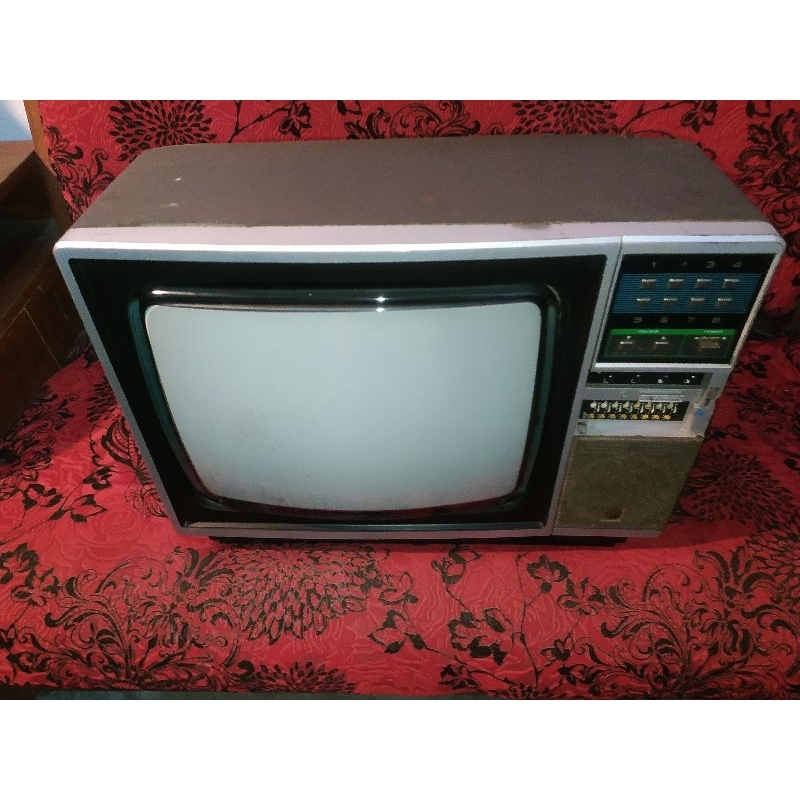 tv kayu jadul antik