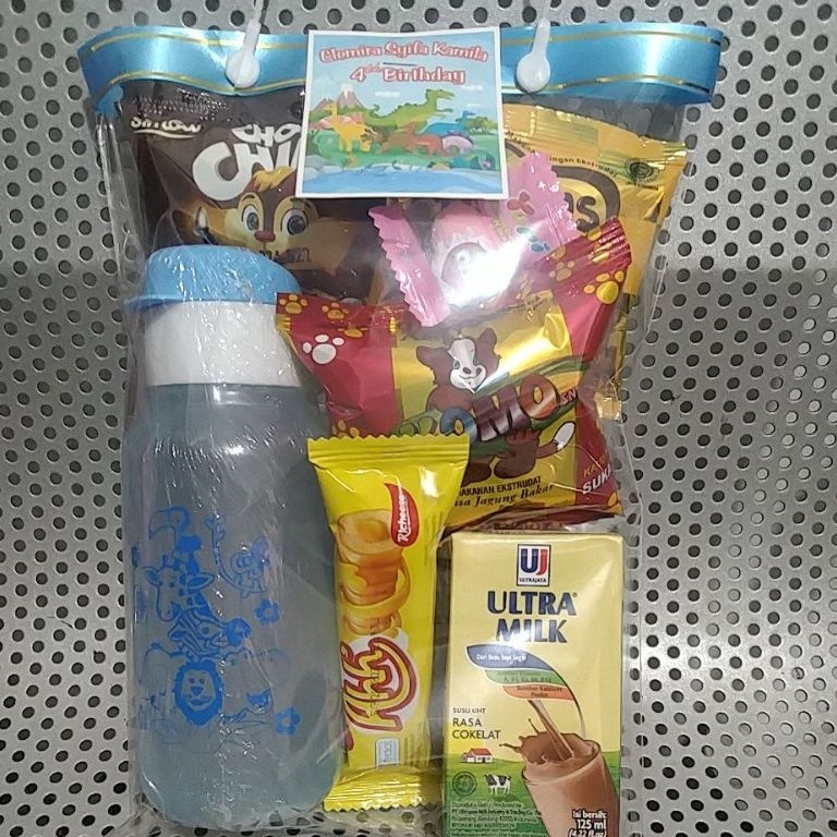 

Dijual kakak Bingkisan ulang tahun anak hampers ulang tahun paket ulang tahun anak