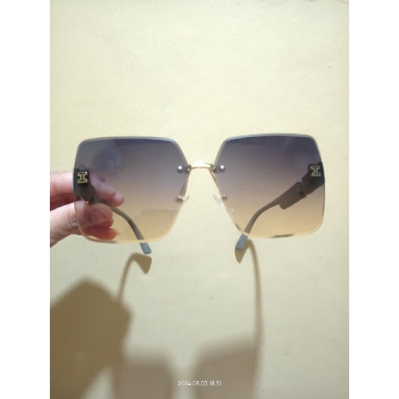 kacamata anti debu dan silau