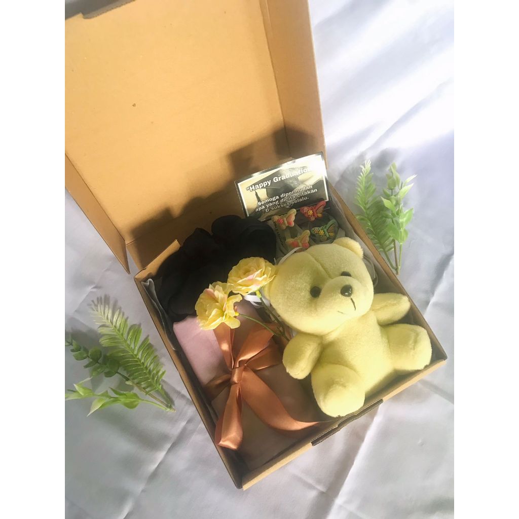 

Gift Box / Kotak Hampers / Kado Ultah / Anniversary / Murah