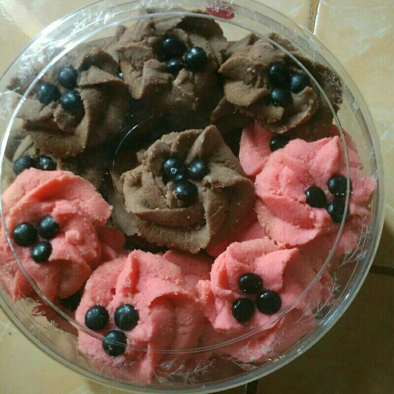 

kukis semprit / semprit jadul / semprit susu / semprit coklat / kukis lebaran / kur kering / kue kering hari raya / kue kering ekonomis / kue kering murmer / kukis lumer