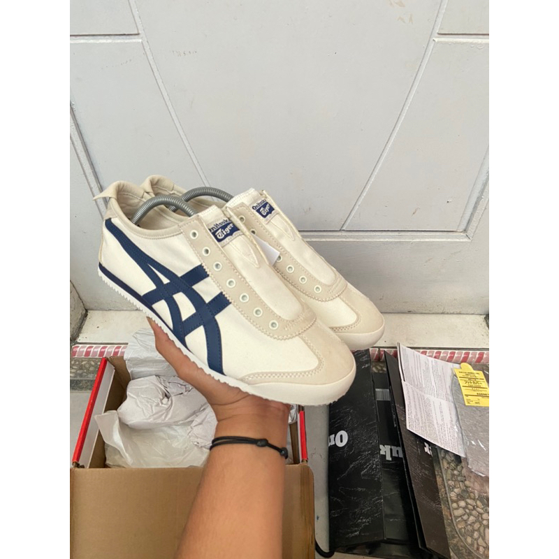 Onitsuka Tiger Slip On