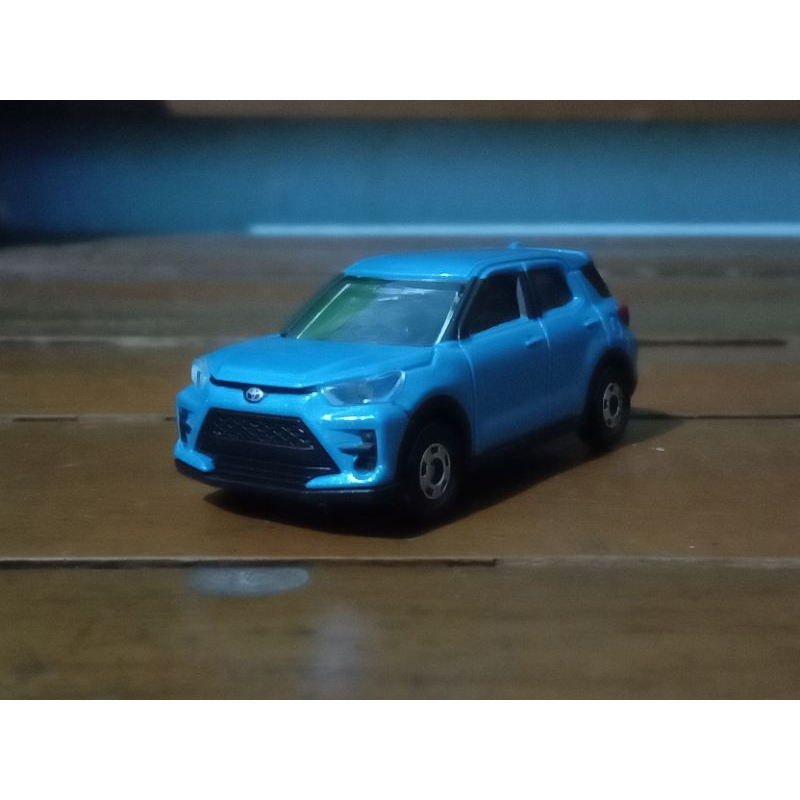 tomica takara tomy toyota raize 2020 diecast loose