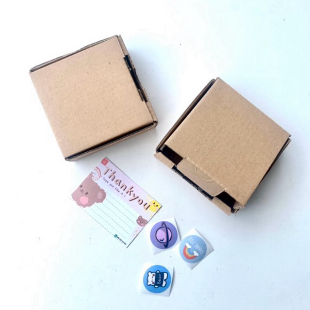

Tambahan BOX Eksklusif Thanks Card dan stiker emoticon ukuran 8x8 cm
