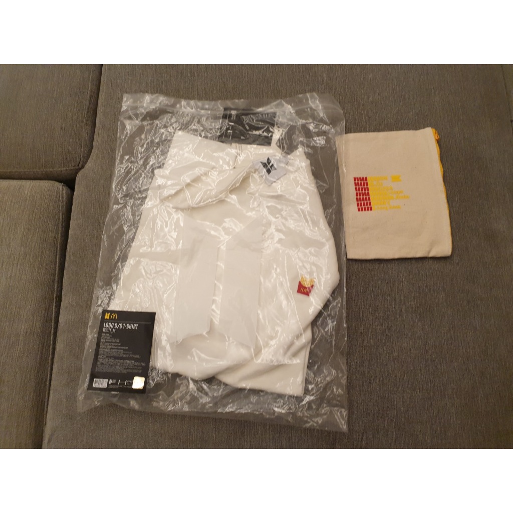 MCD X BTS MERCH LOGO SS T-SHIRT ( WHITE ) size M brand new with merchandise and plastic bag 100% original