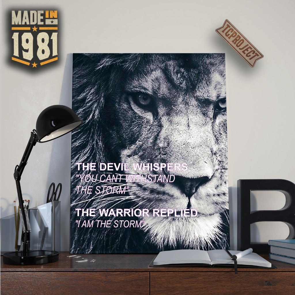Poster Singa Quotes The Devil Whisper - Hiasan Dinding kayu