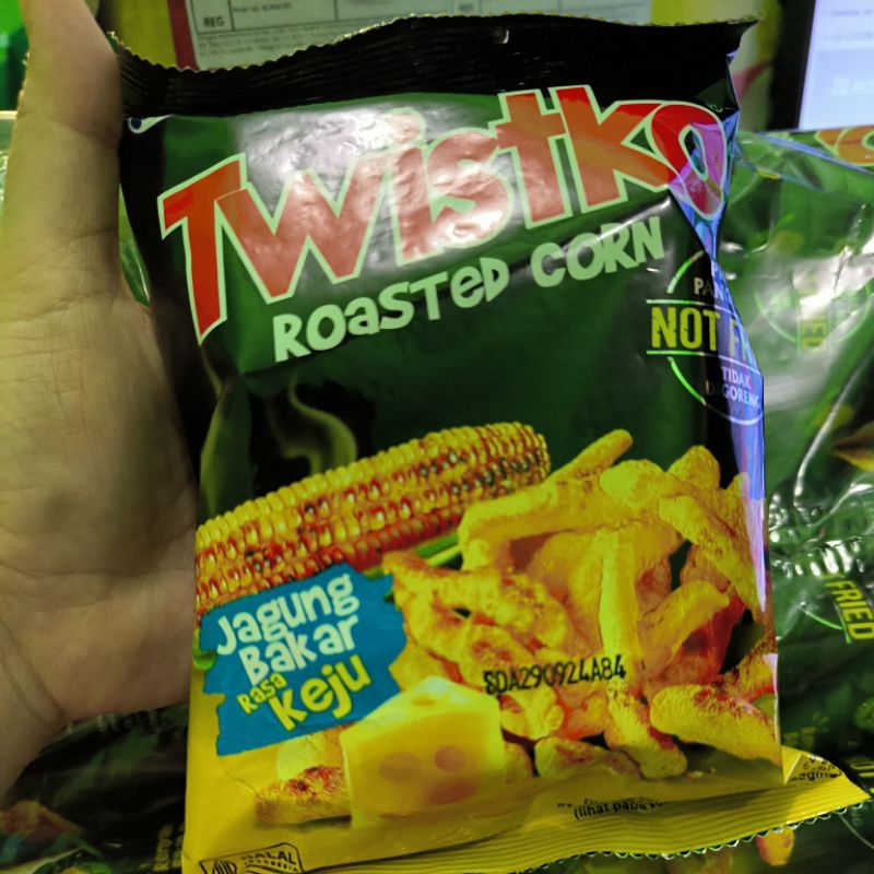 

1 PAK Twistko Roasted Corn Jagung Bakar Rasa Keju 20 Gram isi 10 pcs + Bonus 1 pcs