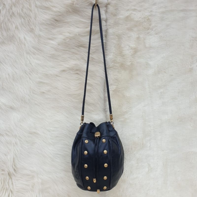 Tas Serut Sling Bag Wanita Kulit Asli Hitam
