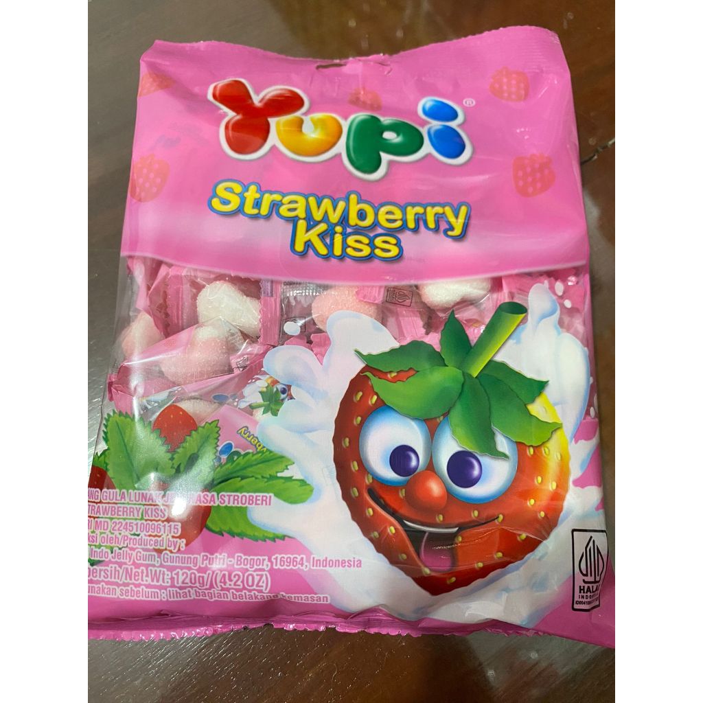 

Permen Yupi Strawberry Kiss 120gram