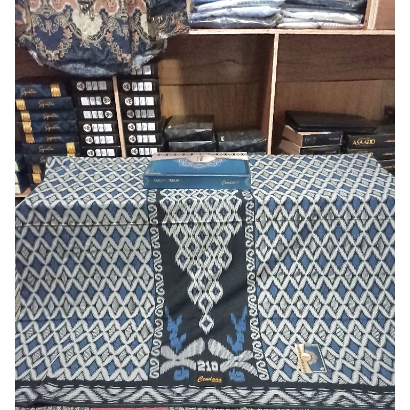 Sarung cendana motif goyor kawung