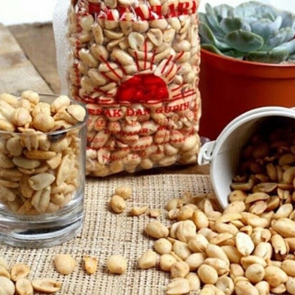 

Proses sekarang Kacang Bali Cap MATAHARI Khas Bali 5gr Rasa Original Bawang