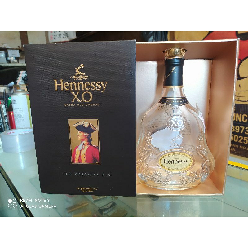 botol bekas  hennessy xo + box lik new