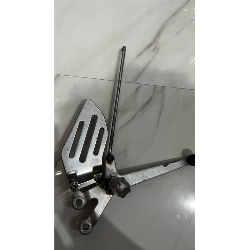 footstep depan r15 v2 sebelah kiri