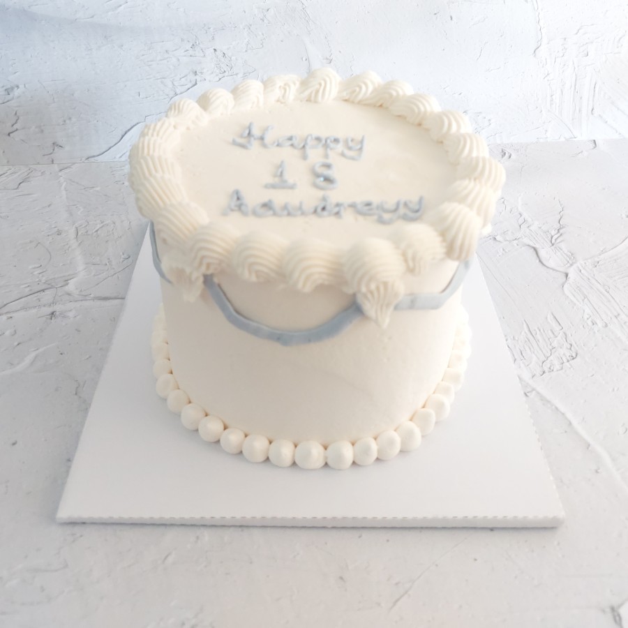 

CAKE ULANG TAHUN TEMA KOREAN