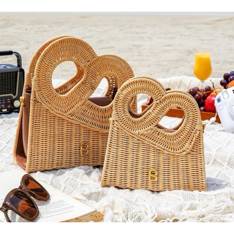 PO BUTTONSCARVES HOLD ME RATTAN BAG