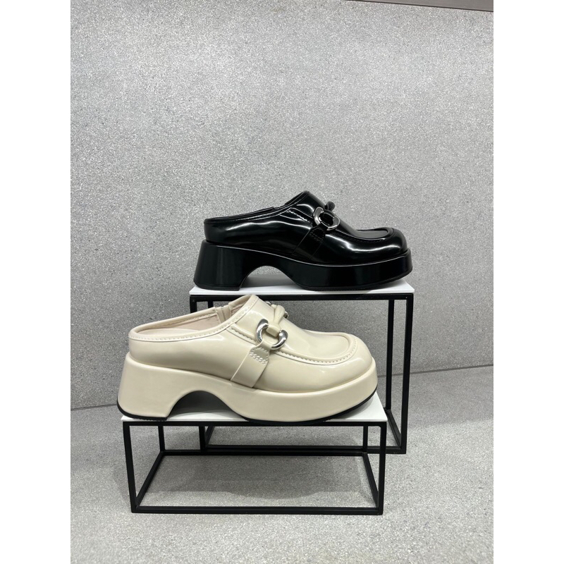 Sepatu wanita wedges Charles&Keith original