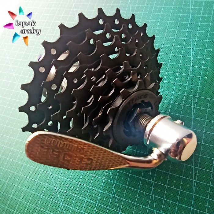 Freehub Shimano 32H Japan Sprocket Sunrace 7 Speed 11-28T NOS Vintage