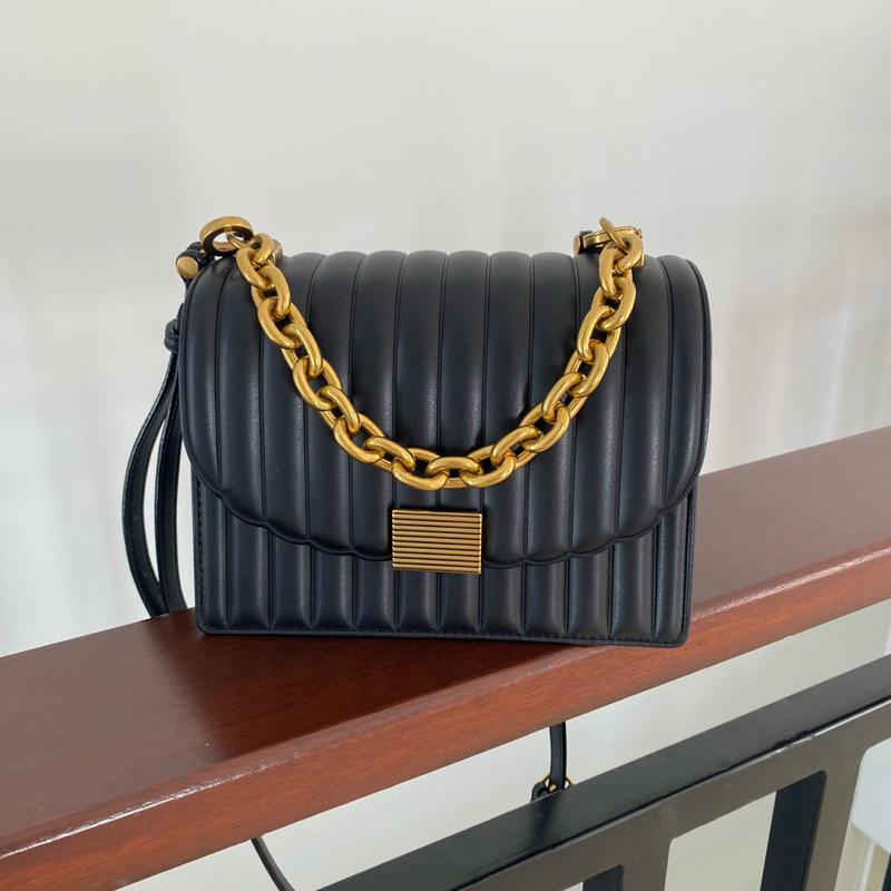 CHARLES N KEITH | TAS WANITA SLING BAG