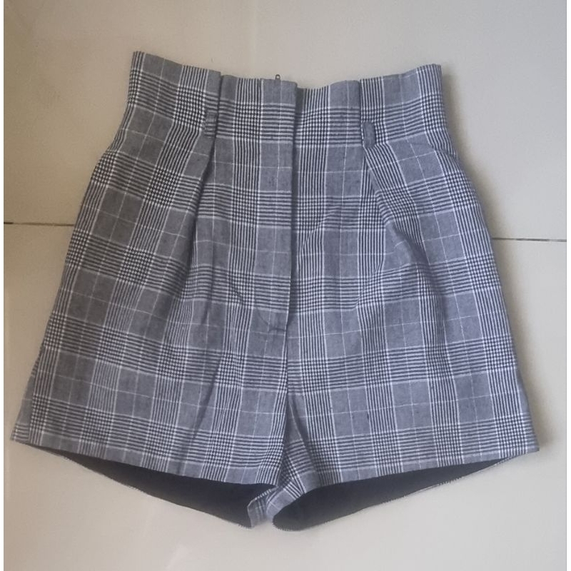 Celana Pendek Love Bonito