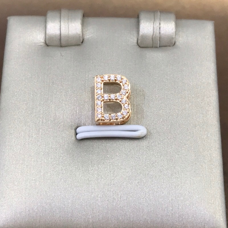 LIONTIN EMAS INISIAL HURUF B 750 LLE0372