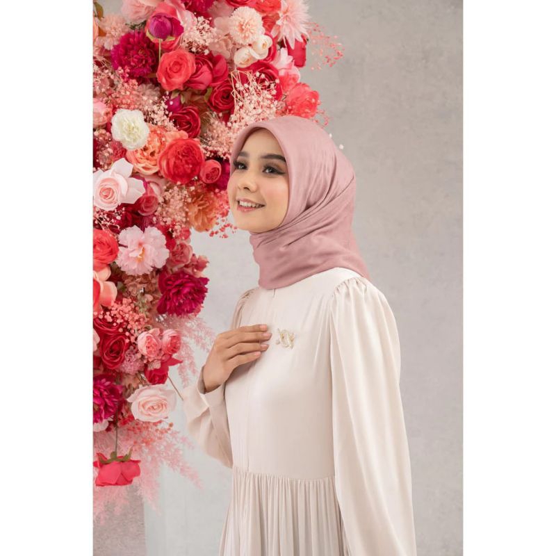 Wearing Klamby - Plain Scarf Monogram Chain