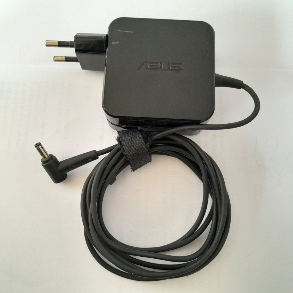 Charger Laptop Asus Rusak
