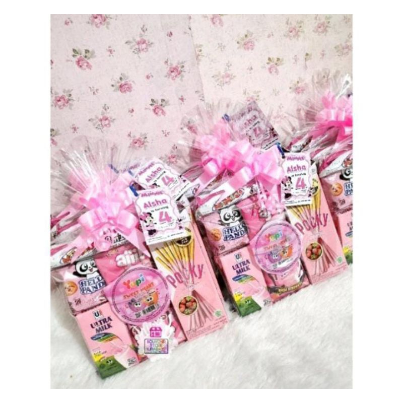 

SNACK ULTAH SPESIAL SERBA PINK