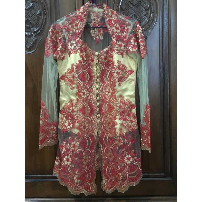 Kebaya Brokat (Preloved)