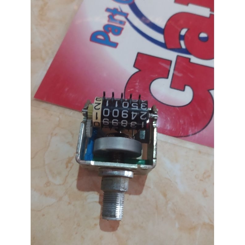 MESIN SPEEDOMETER SPIDOMETER BEAT KARBU. BEAT FI INJEKSI ORIGINAL BEKAS