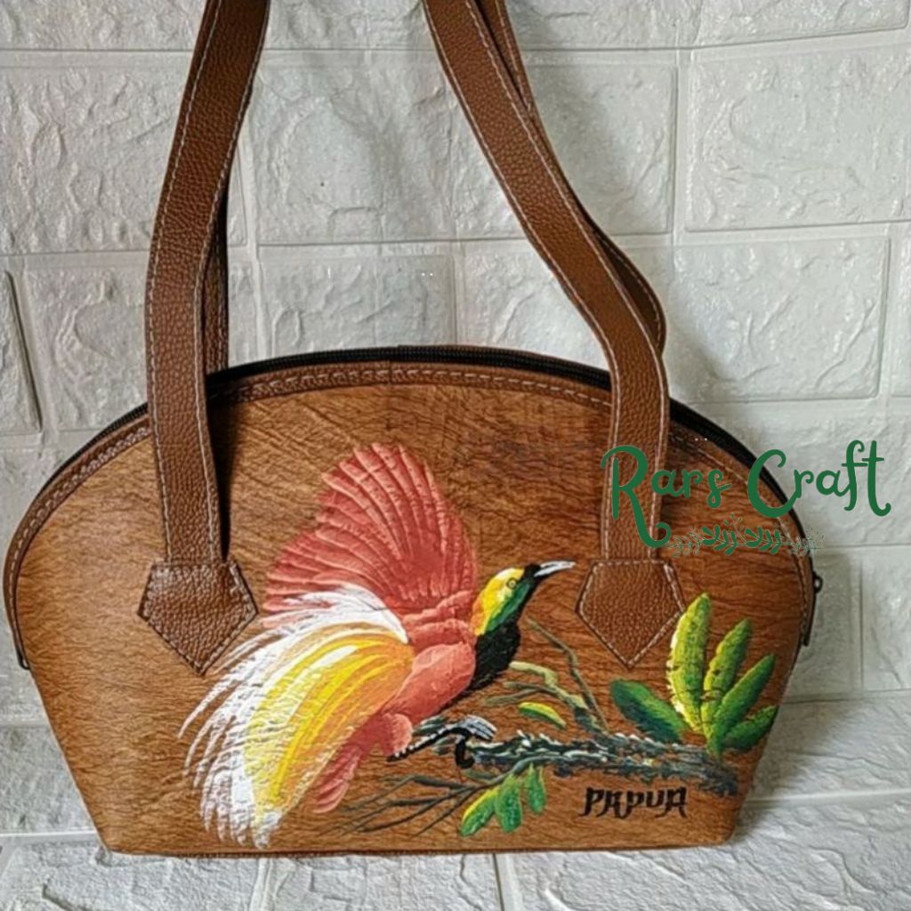 tas kulit khas papua, tas unik, tas wanita, tas jinjing, tas bahu unik, tas lukis, tas untuk souveni