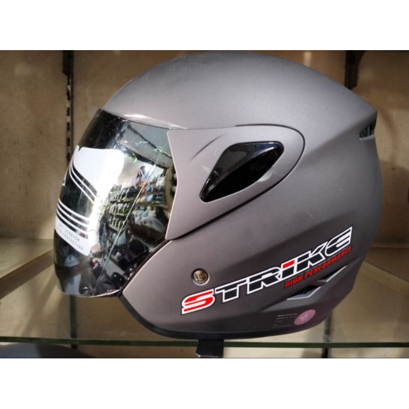 Helm Asca Strike Silver doff