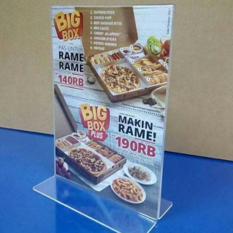 

KODE V37G akrilik tempat brosur atau menu restoran A4 21x3cm