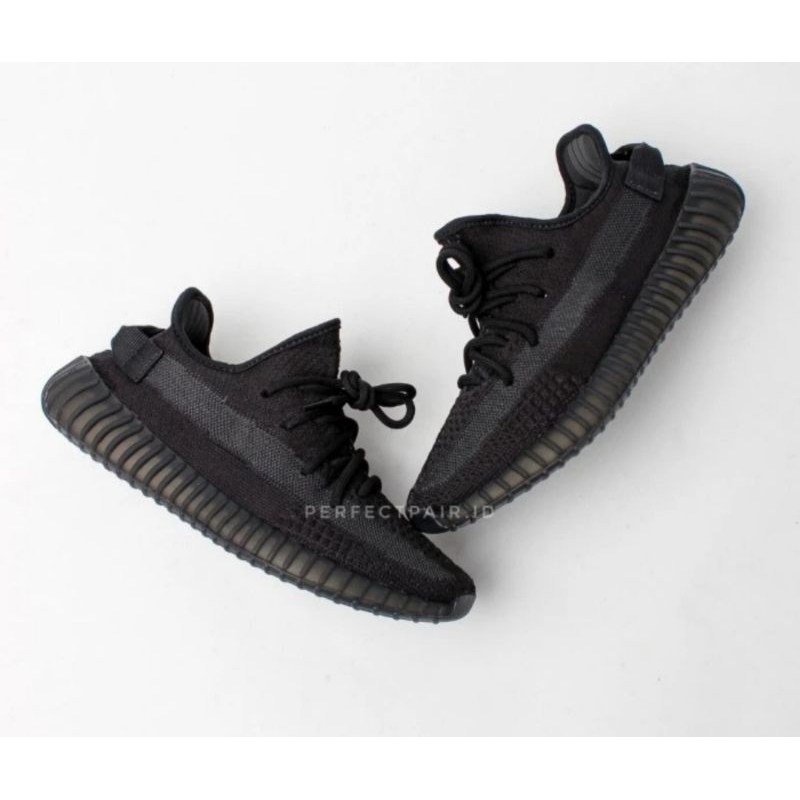 Adidas Yezzy 350 V2 Onyx 100% Size 43 Black