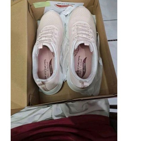Sepatu Skechers cewek
