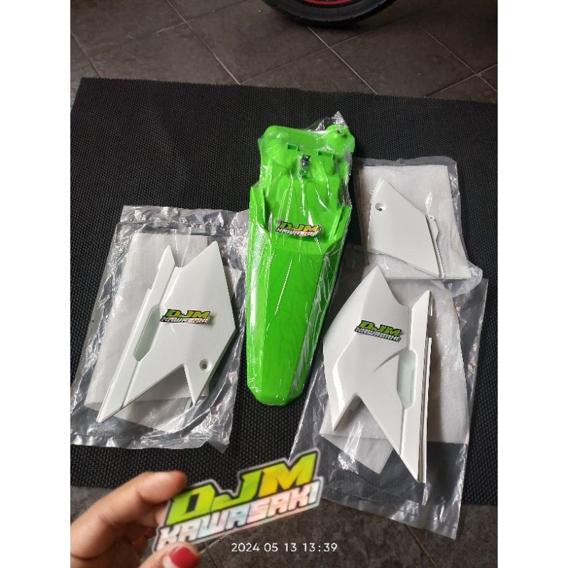 Body belakang set + spakbor KLX 140 Original kawasaki