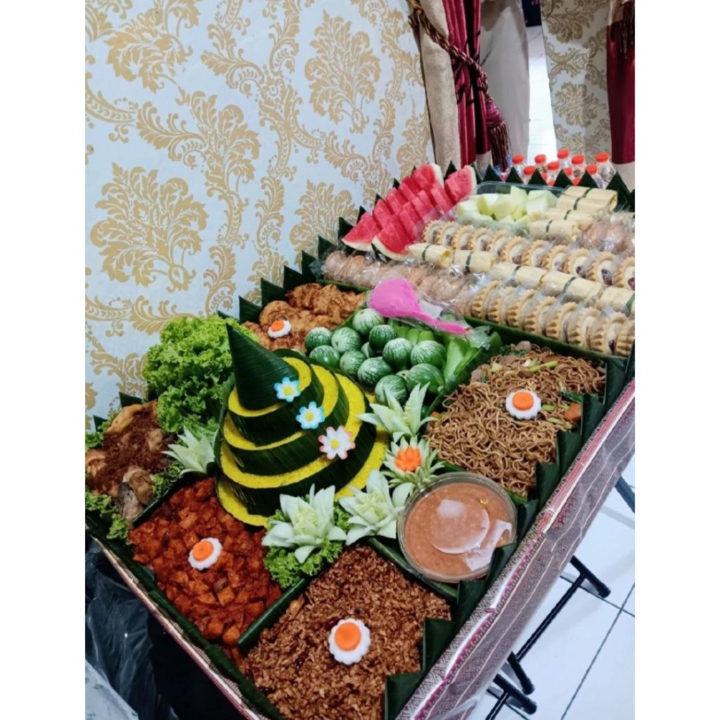 

Jual Tumpeng Nasi Kuning PREMIUM Larasha 10 porsi/Nasi Tumpeng komplit/Nasi Tumpeng+kue+buah