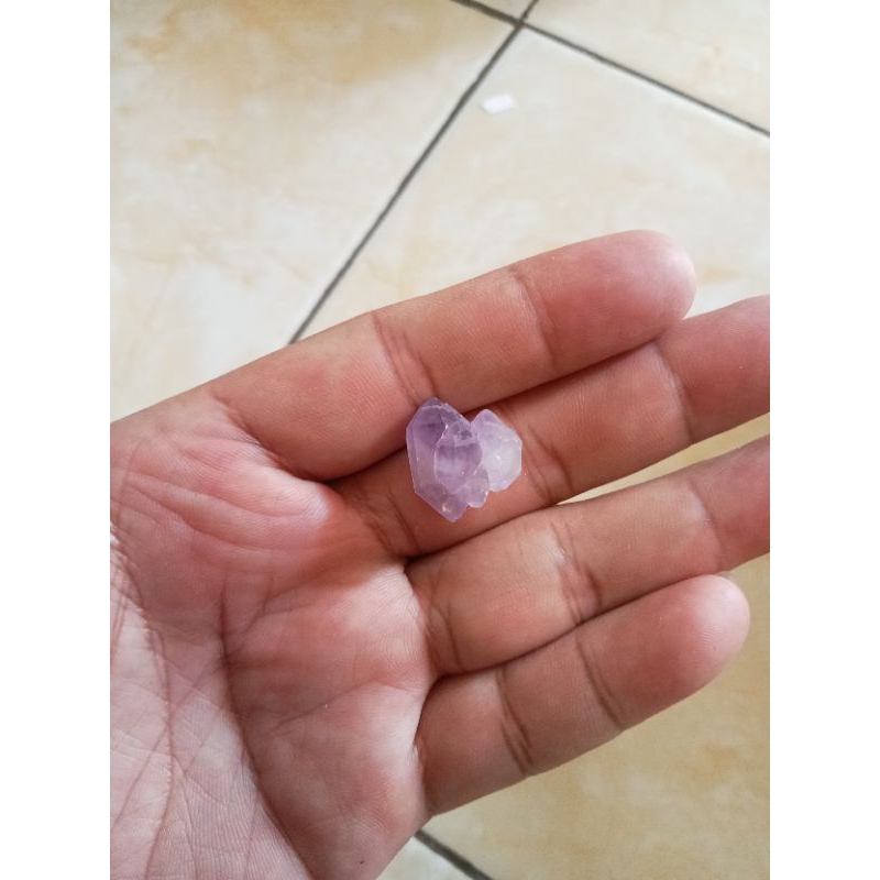 bongkahan batu kecubung ungu amethyst