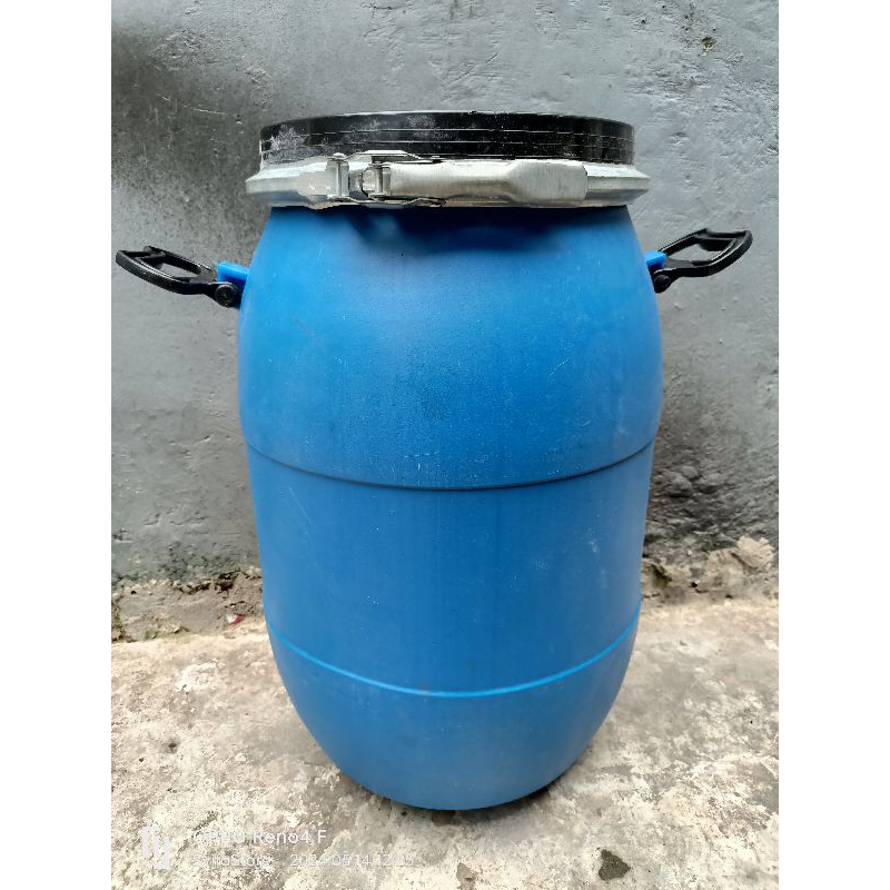 Drum Biru Ukuran  30Liter BEKAS Ful set