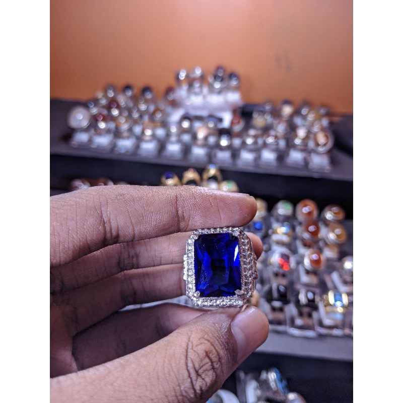 blue safir jumbo cutting