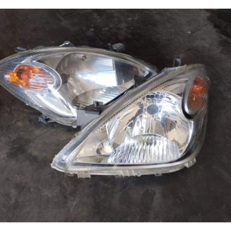 HEADLAMP LAMPU DEPAN MOBIL AVANZA VVT-I ORIGINAL