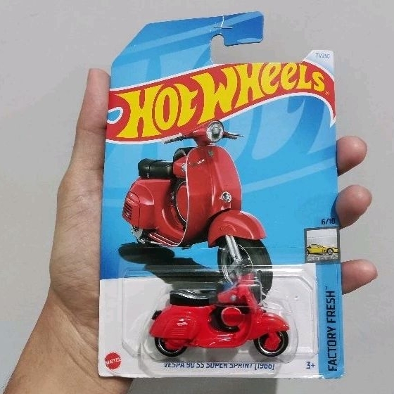 Hot Wheels Vespa 90 SS Super Sprint 1966 Merah Diecast Original