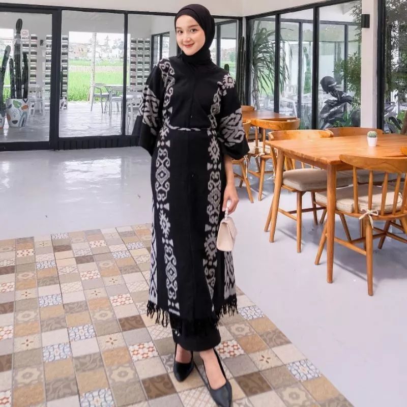 cardigan panjang wanita tenun ikat, batware tenun ikat panjang, kaftan tenun ikat wanita panjang 2