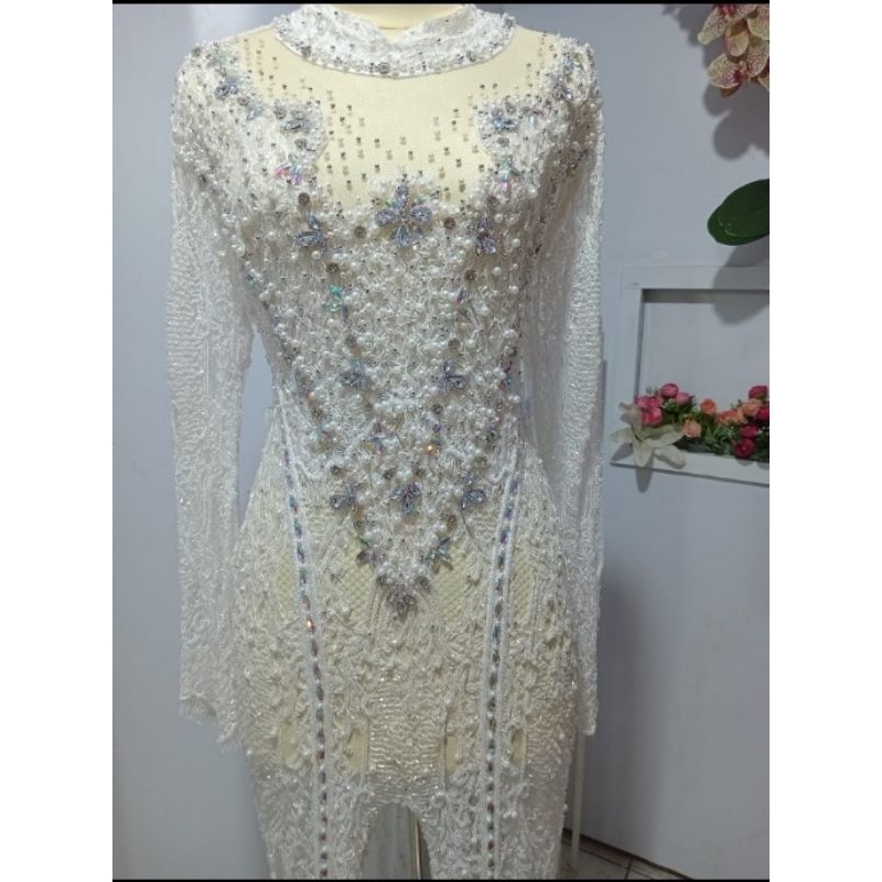 Kebaya modern akad putih ekor Bahan cantili premium Full Mutiara Cangkang Full Payet Jepang