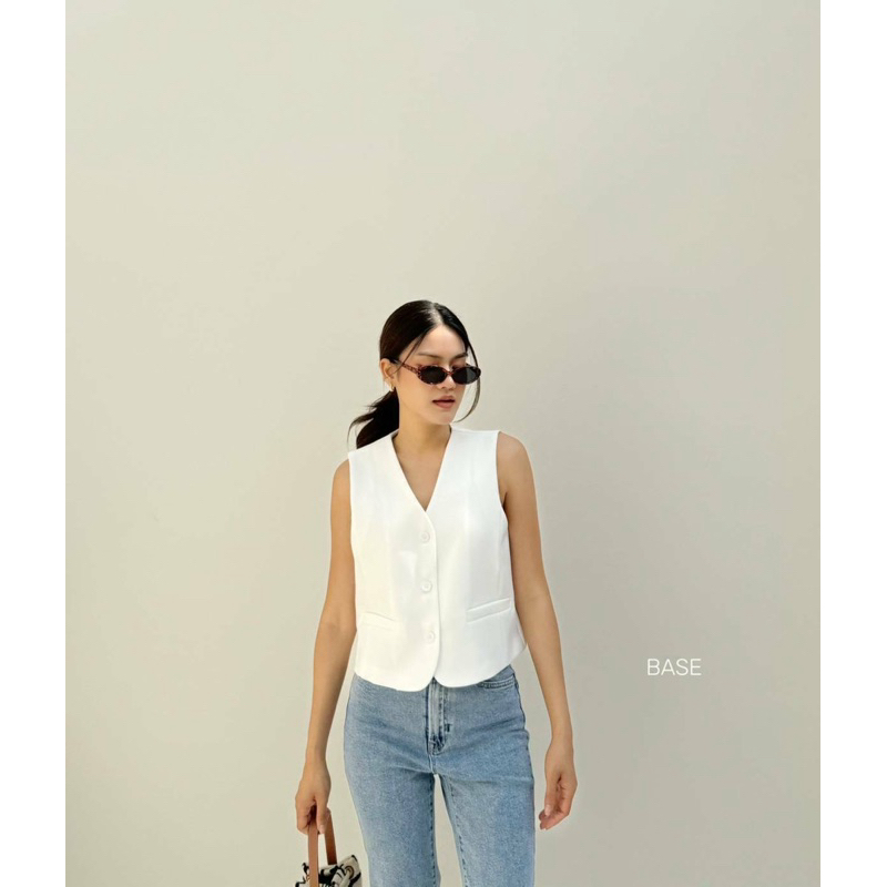 Luccie Vest (Korean Sleeveless Crop Vest Import Bangkok)