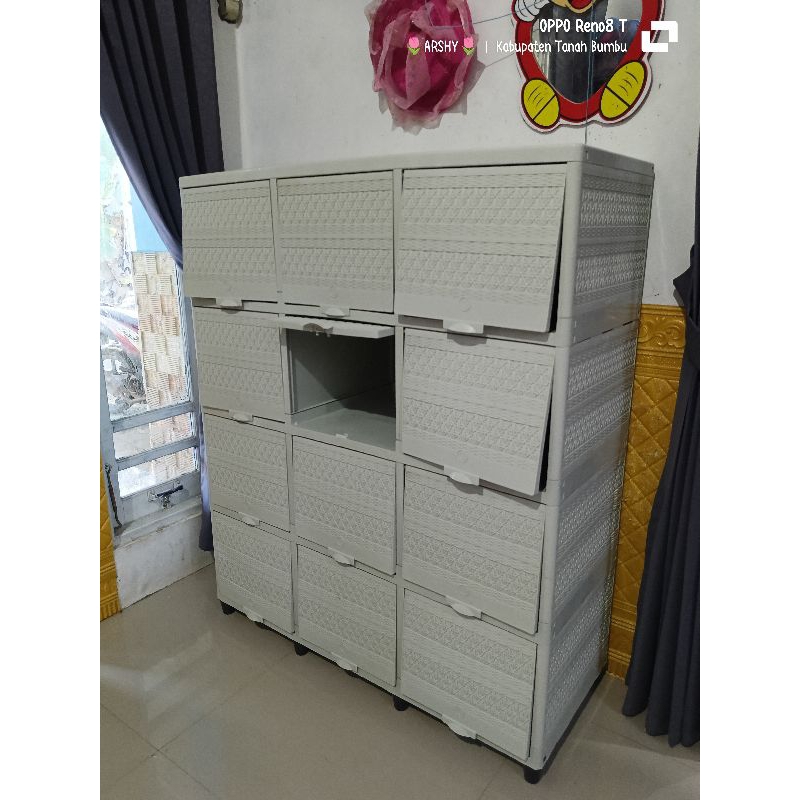 lemari plastik 12 pintu