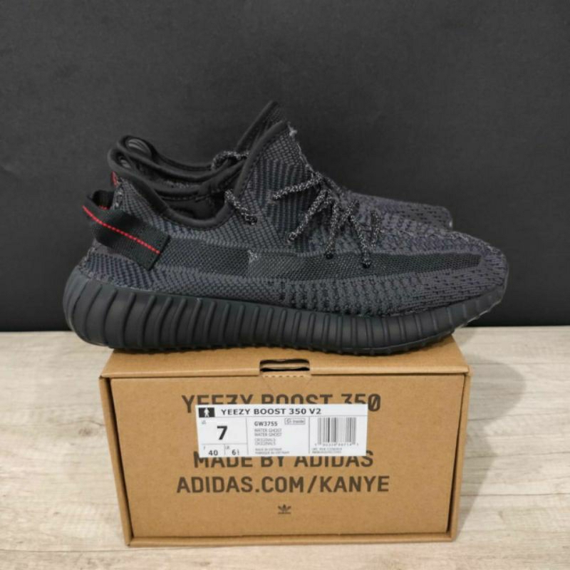 Sepatu Sneakers Adidas Yezzy Boost 350 Static Black