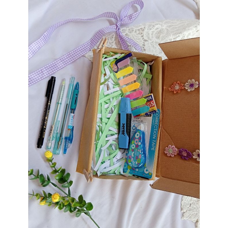 

SOLARA HAMPERS - Alat Tulis