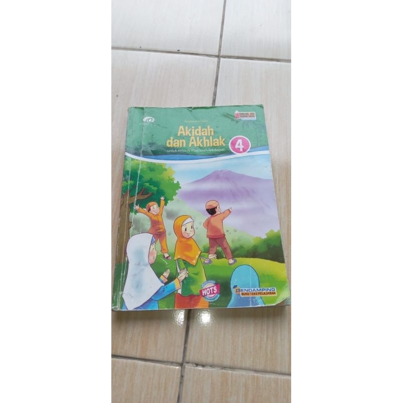 

Buku Aqidah akhlak kelas 4 MI